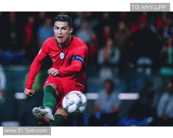 足球巨星巅峰时刻回顾：那些改变比赛历史的经典瞬间